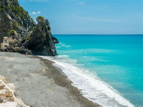 spiagge nudisti calabria|Spiagge per nudisti in Calabria: migliori offerte.